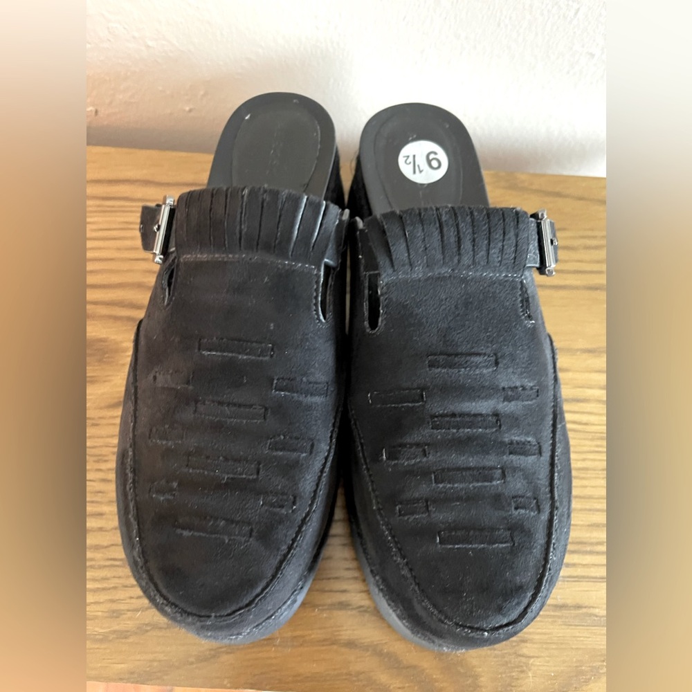 NWOT: AEROSOLES Wyoming Black Platform Y2K Inspired Mules Size 9.5 (Fit like 10)